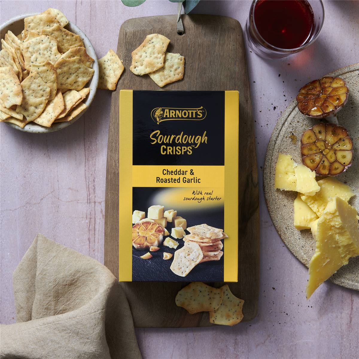 Arnotts Sourdough Crisps Cheddar & Roasted Garlic