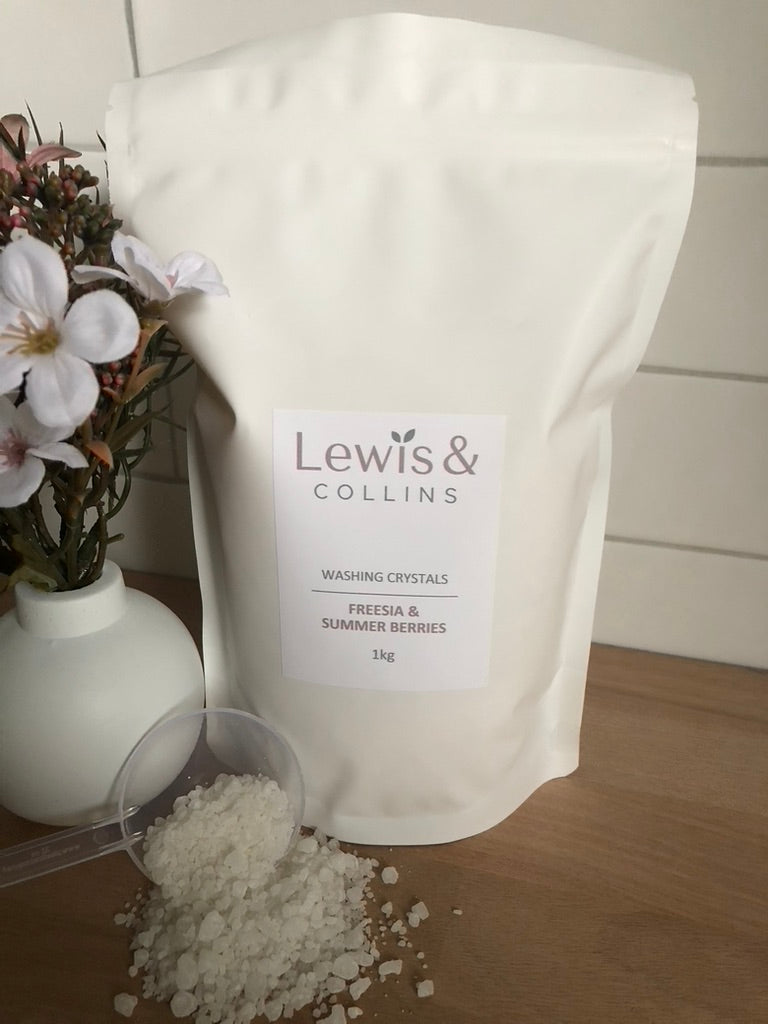 Lewis & Collins Washing Crystals Freesia & Summer Berries 1kg